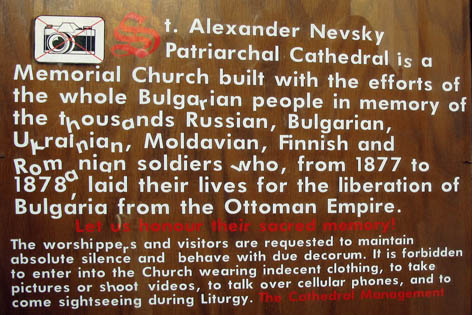 Katetdraalin seinss teksti, jossa mainitaan mys suomalaiset! (Teksti on lmmss hieman krsinyt.)
